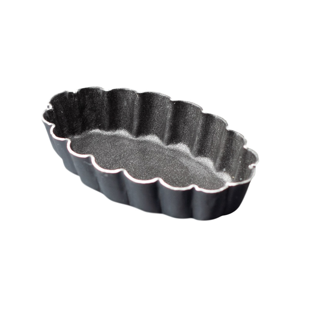 Oval liten metallform med veckad kant från tillverkaren Matfer
