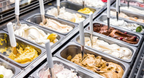 Glykos, kakao och topping till glassproduktionen